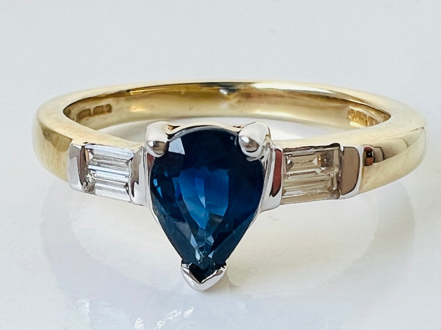 9ct Gold Sapphire & Diamond Ring