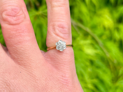 Antique 18ct Gold Diamond Daisy Ring