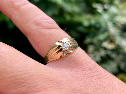 Vintage 9ct Gold Diamond Ring