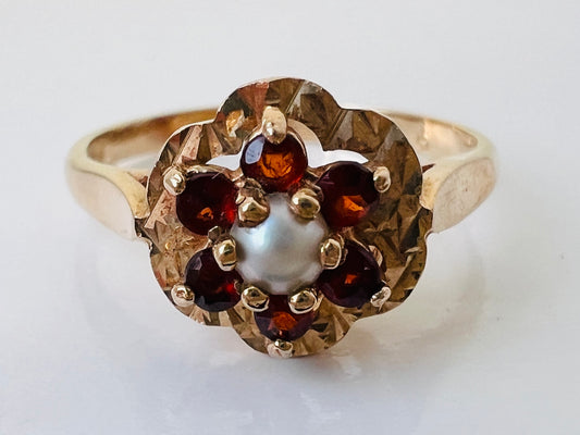 Vintage 9ct Gold Garnet & Opal Ring