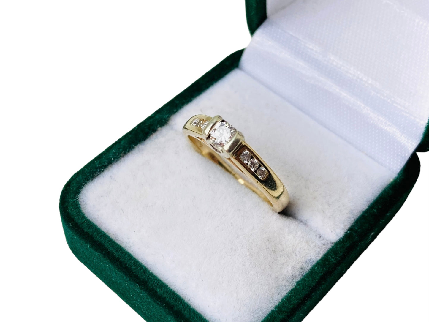 9ct Gold Diamond Ring