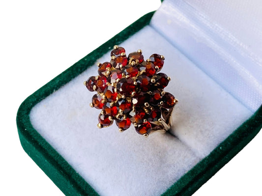 Vintage 9ct Gold Garnet Ring