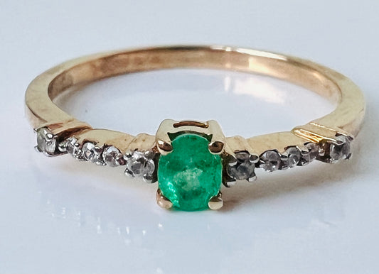 9ct Gold Emerald & Zircon Ring