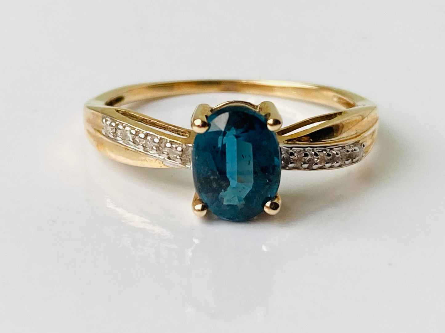 9ct Gold Kyanite & Diamond Ring