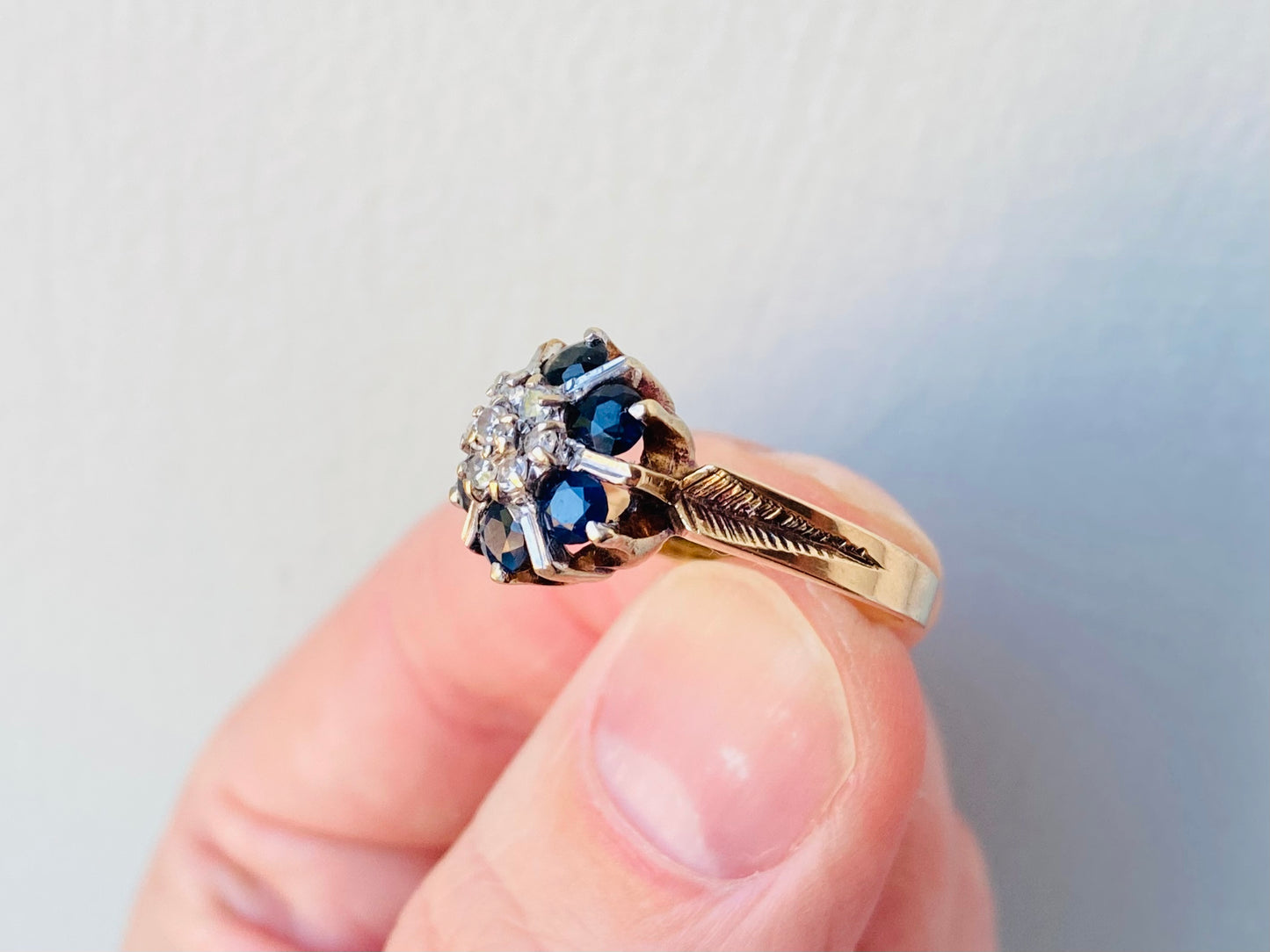 Vintage 9ct Gold Sapphire & Diamond Ring