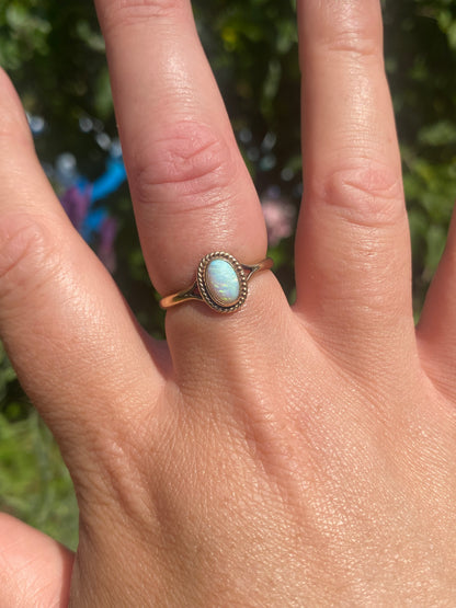 Antique 9ct Gold Opal Ring