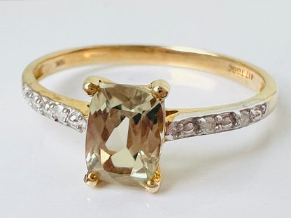 9ct Gold Green Sapphire & Diamond Ring