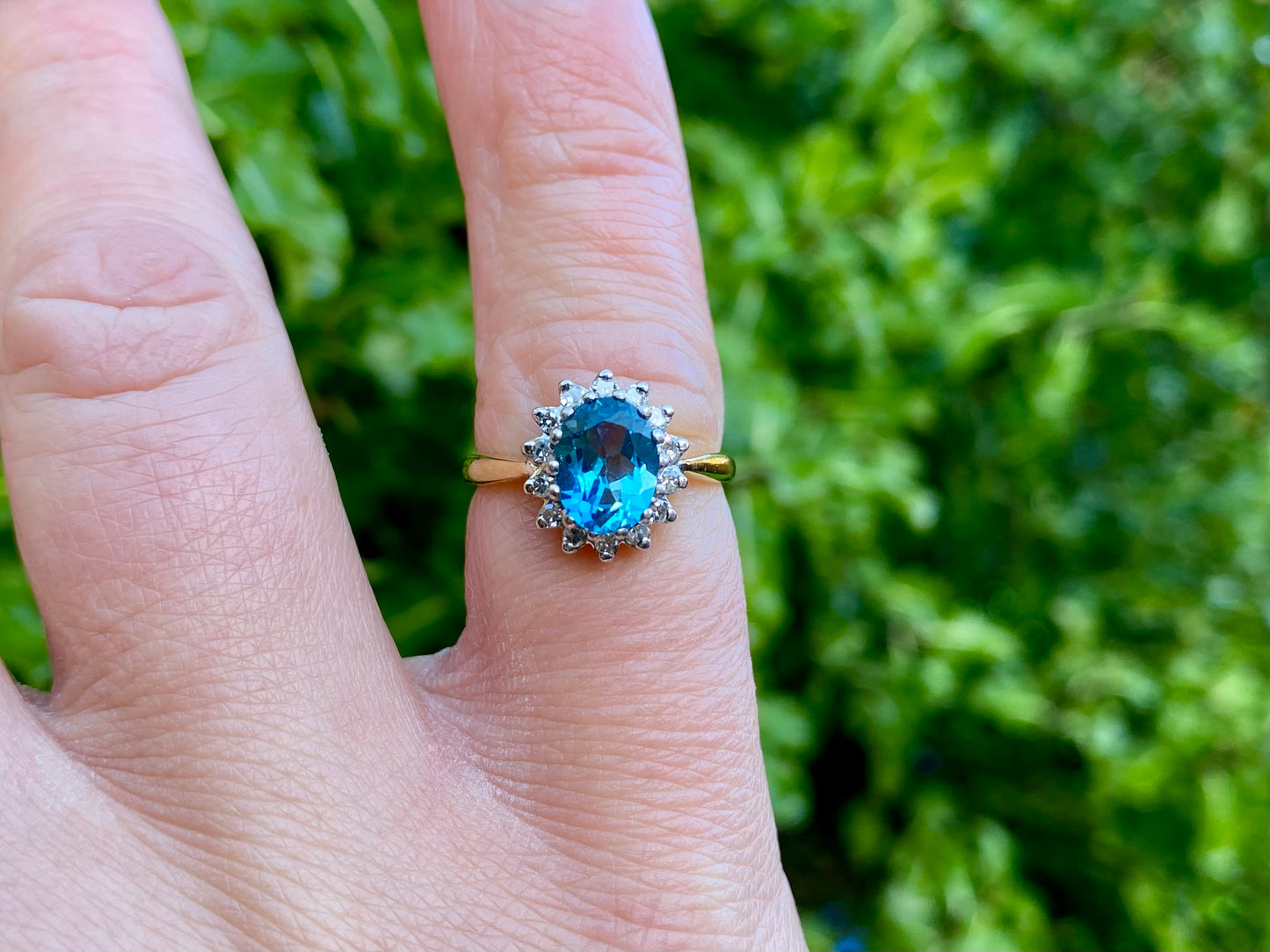 Vintage 18ct Gold Topaz & Diamond Ring