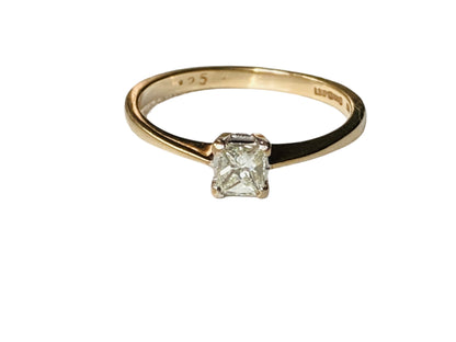 9ct Gold 0.25ct Princess Cut Diamond Ring