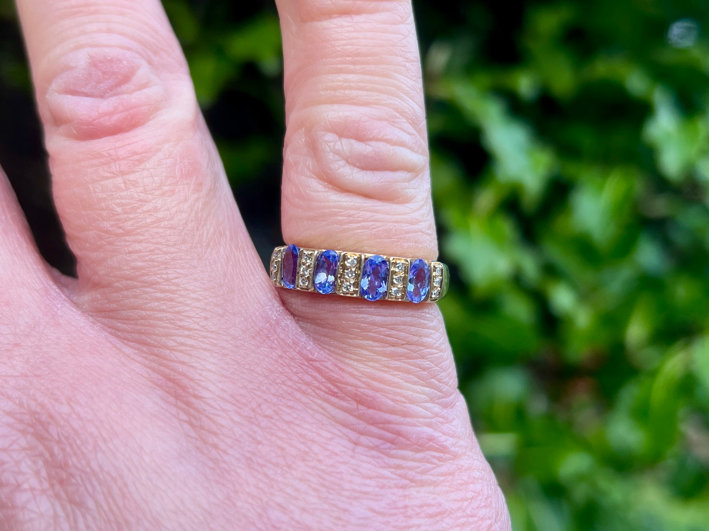 9ct Gold Tanzanite & Diamond Ring