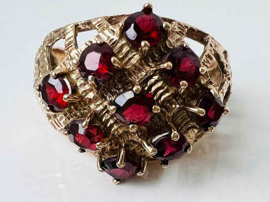 Vintage 9ct Gold Garnet Ring