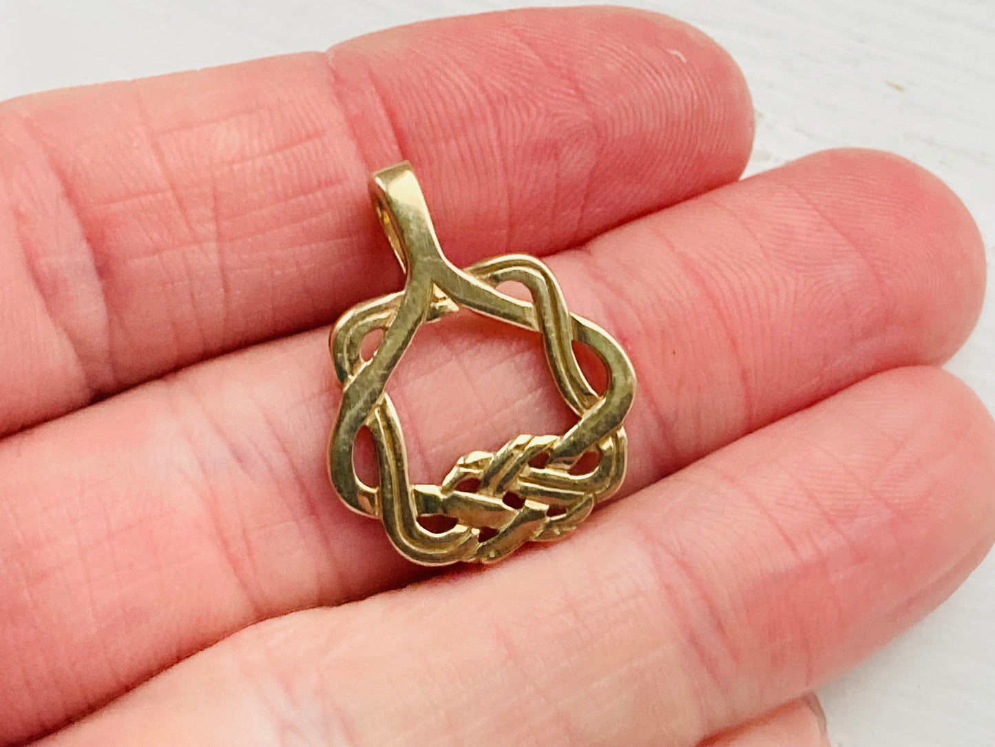 9ct Gold Celtic Pendant