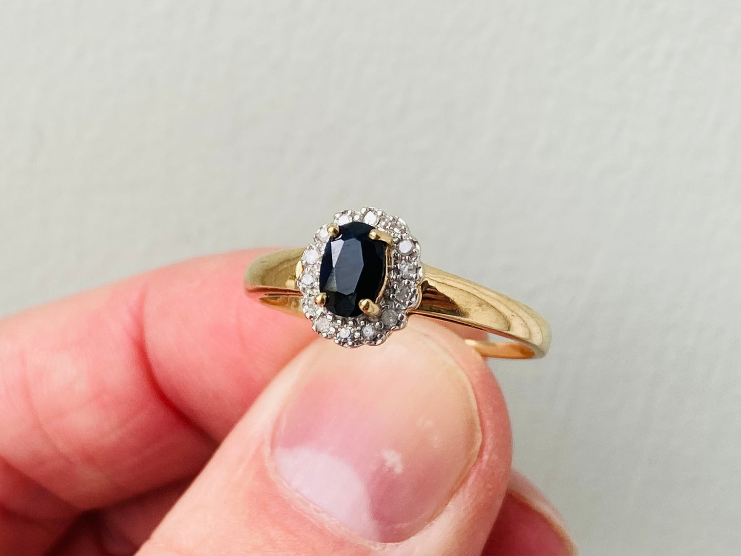 9ct Gold Sapphire & Diamond Ring