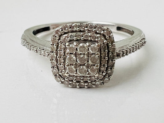 9ct Gold Diamond Ring