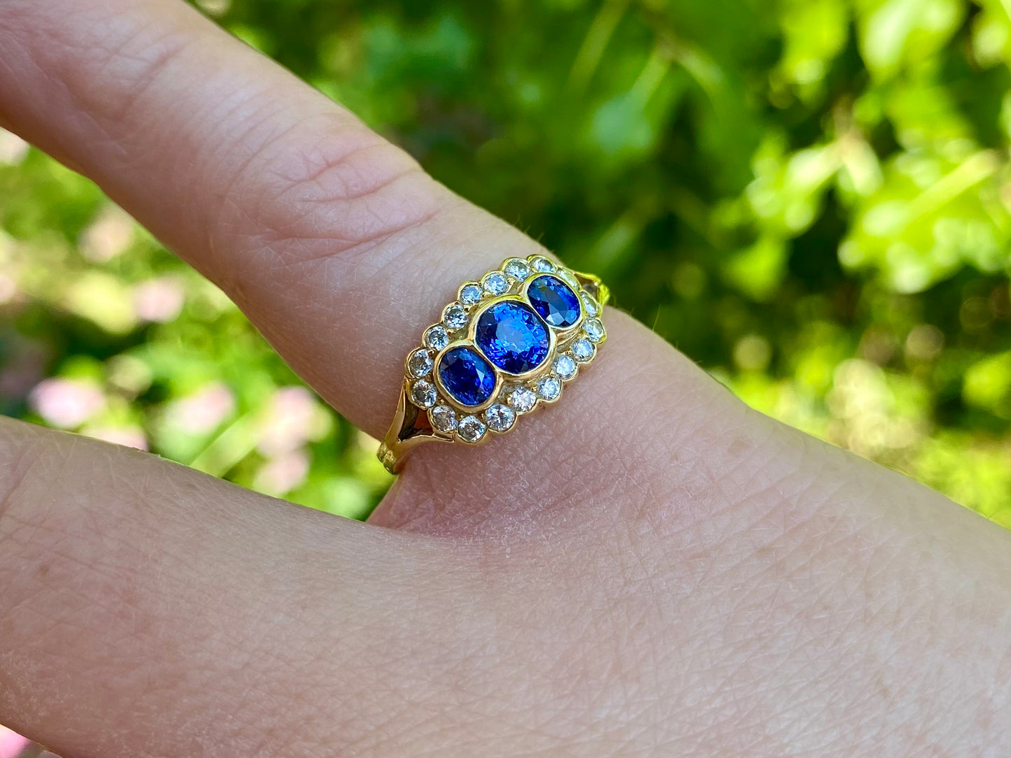 Vintage 18ct Gold Sapphire & Diamond Ring