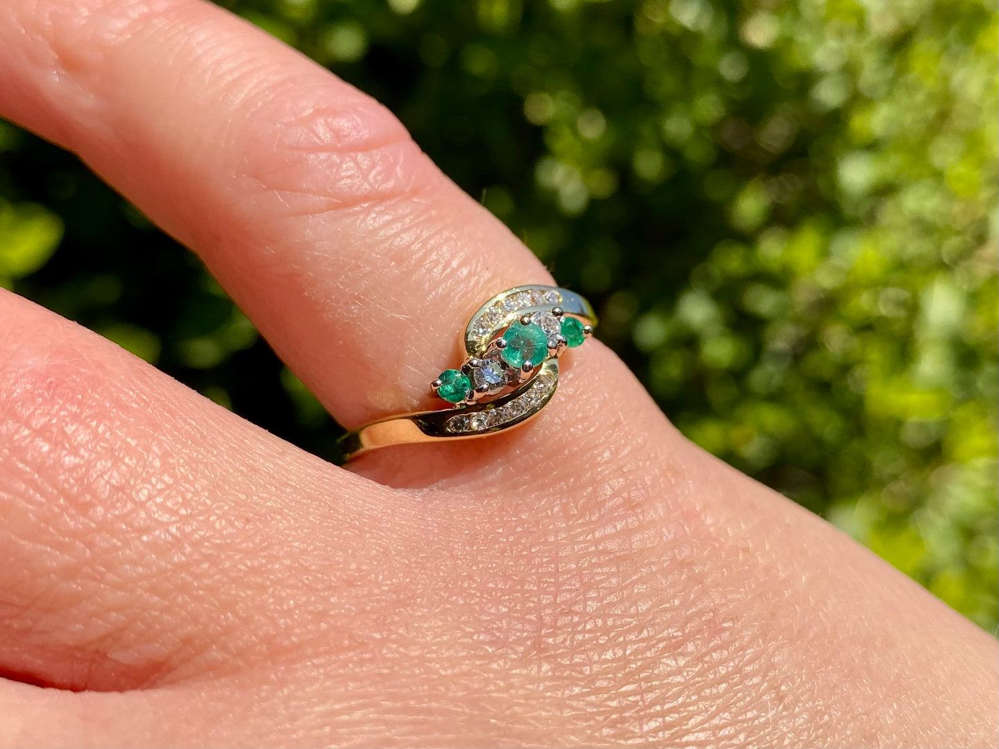 Vintage 18ct Gold Emerald & Diamond Ring