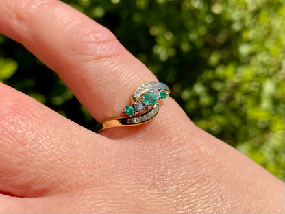 Vintage 18ct Gold Emerald & Diamond Ring