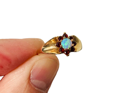 Vintage 9ct Gold Opal & Garnet Ring