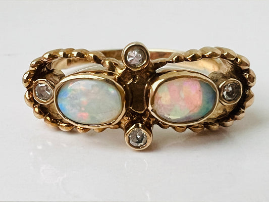 Vintage 9ct Gold Opal & Diamond Ring