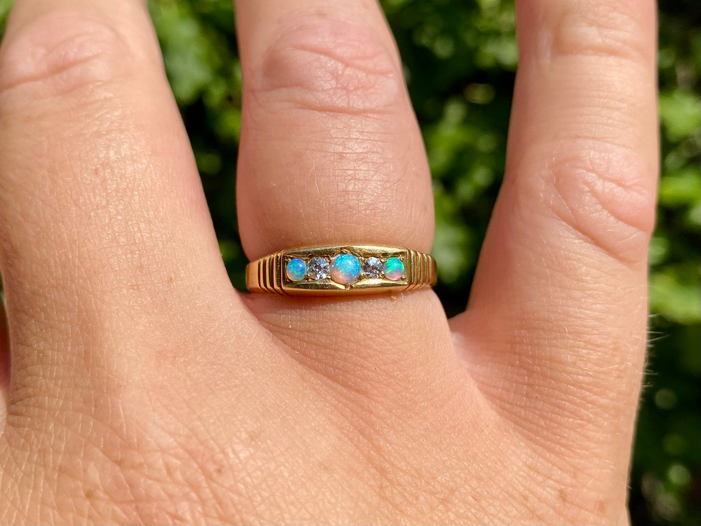 Antique 18ct Gold Opal & Diamond Ring