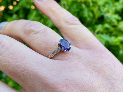 9ct Gold Iolite & Diamond Ring