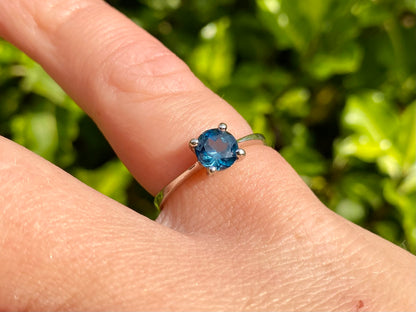 9ct Gold London Blue Topaz Ring
