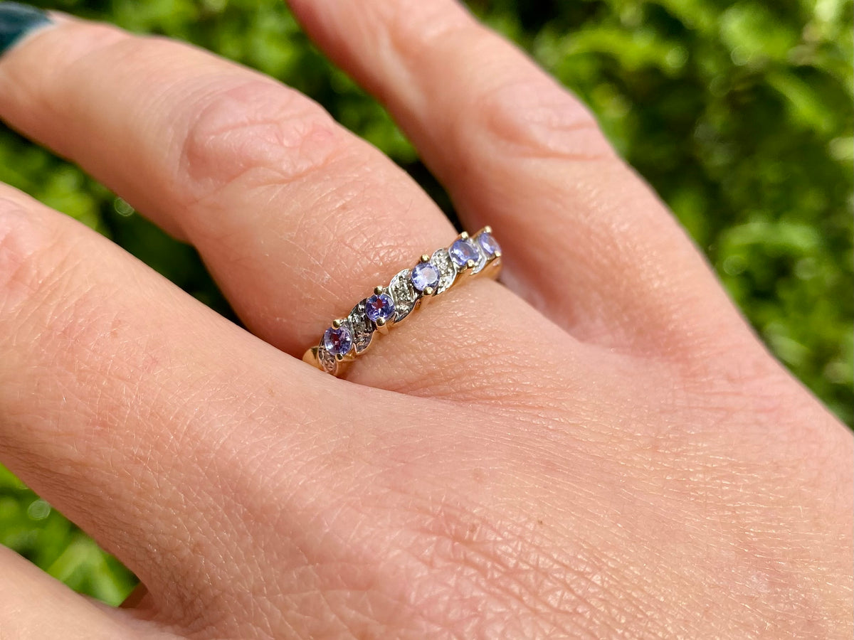 9ct Gold Tanzanite & Diamond Ring