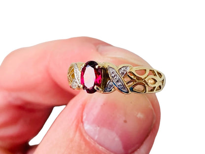 9ct Gold Rhodolite Garnet & Diamond Ring