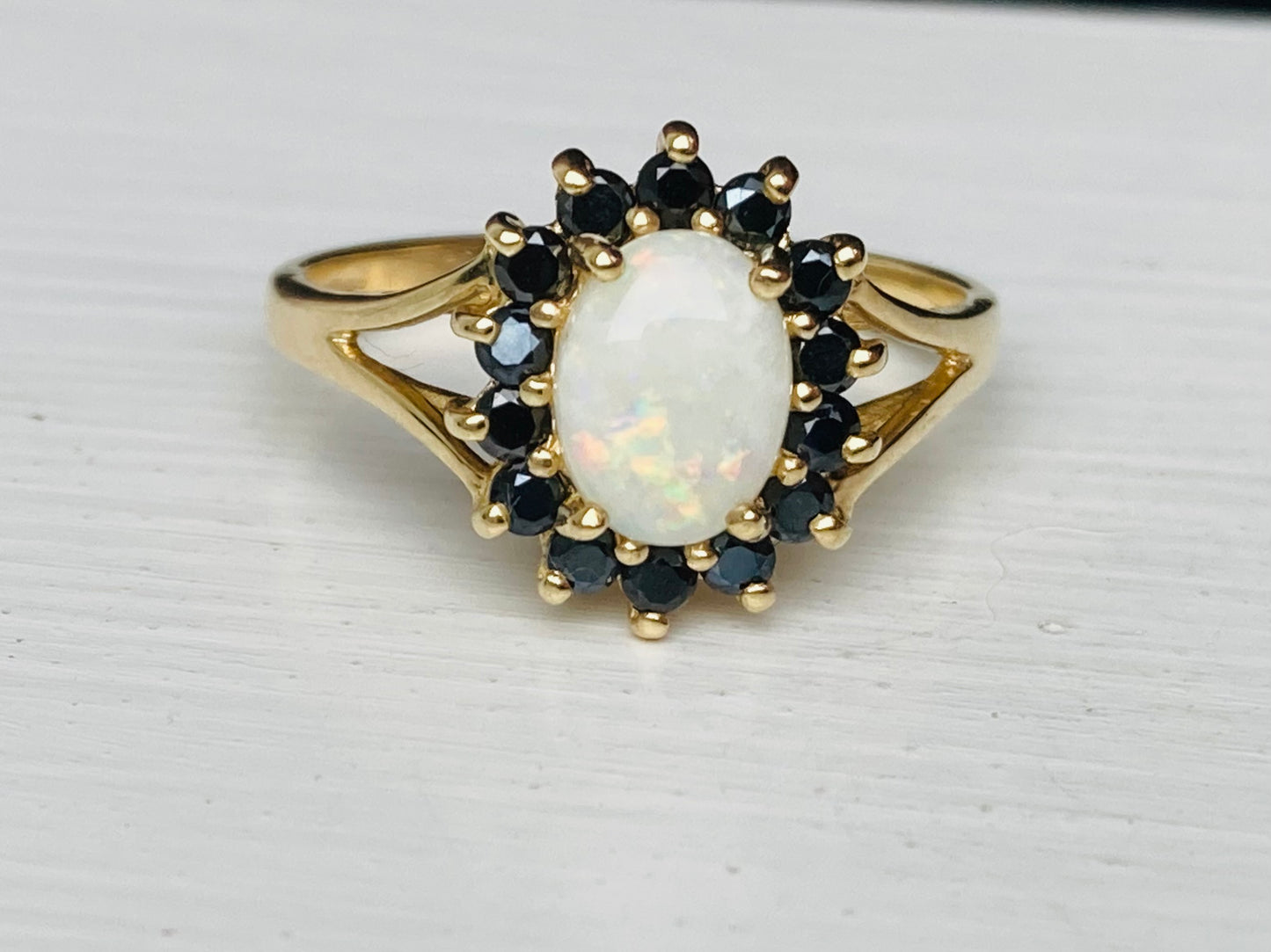 9ct Gold Opal & Black Onyx Ring