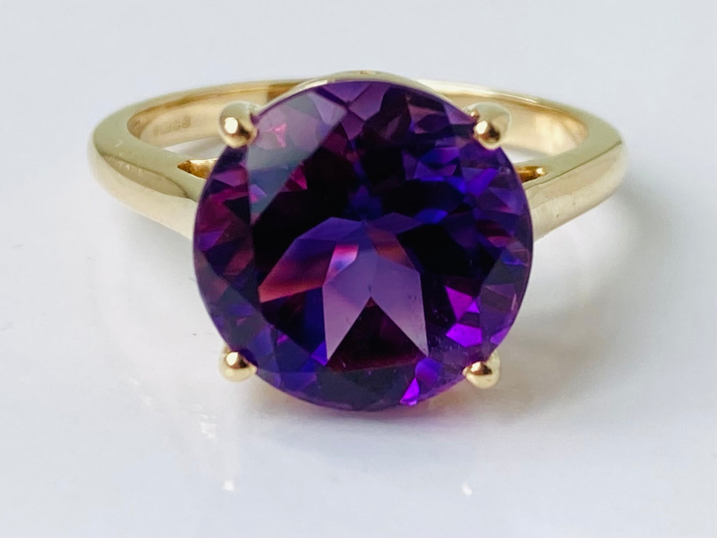 14ct Gold Amethyst Ring