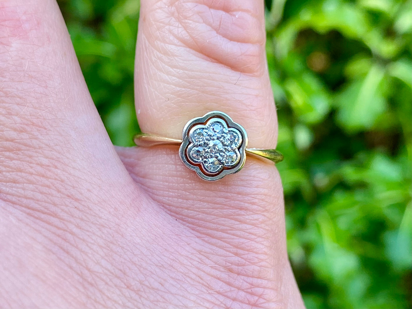 Antique 18ct Gold Diamond Daisy Ring