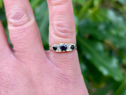 Vintage 9ct Gold Sapphire & Diamond Ring