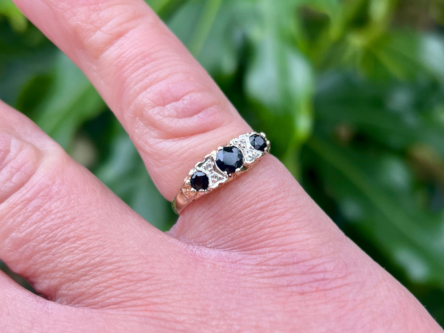 Vintage 9ct Gold Sapphire & Diamond Ring