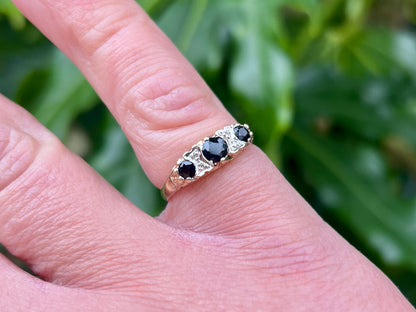 Vintage 9ct Gold Sapphire & Diamond Ring
