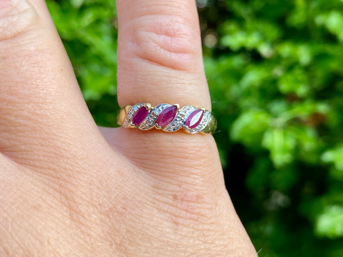 9ct Gold Ruby & Diamond Ring