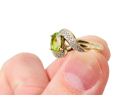 9ct Gold Peridot & Diamond Ring