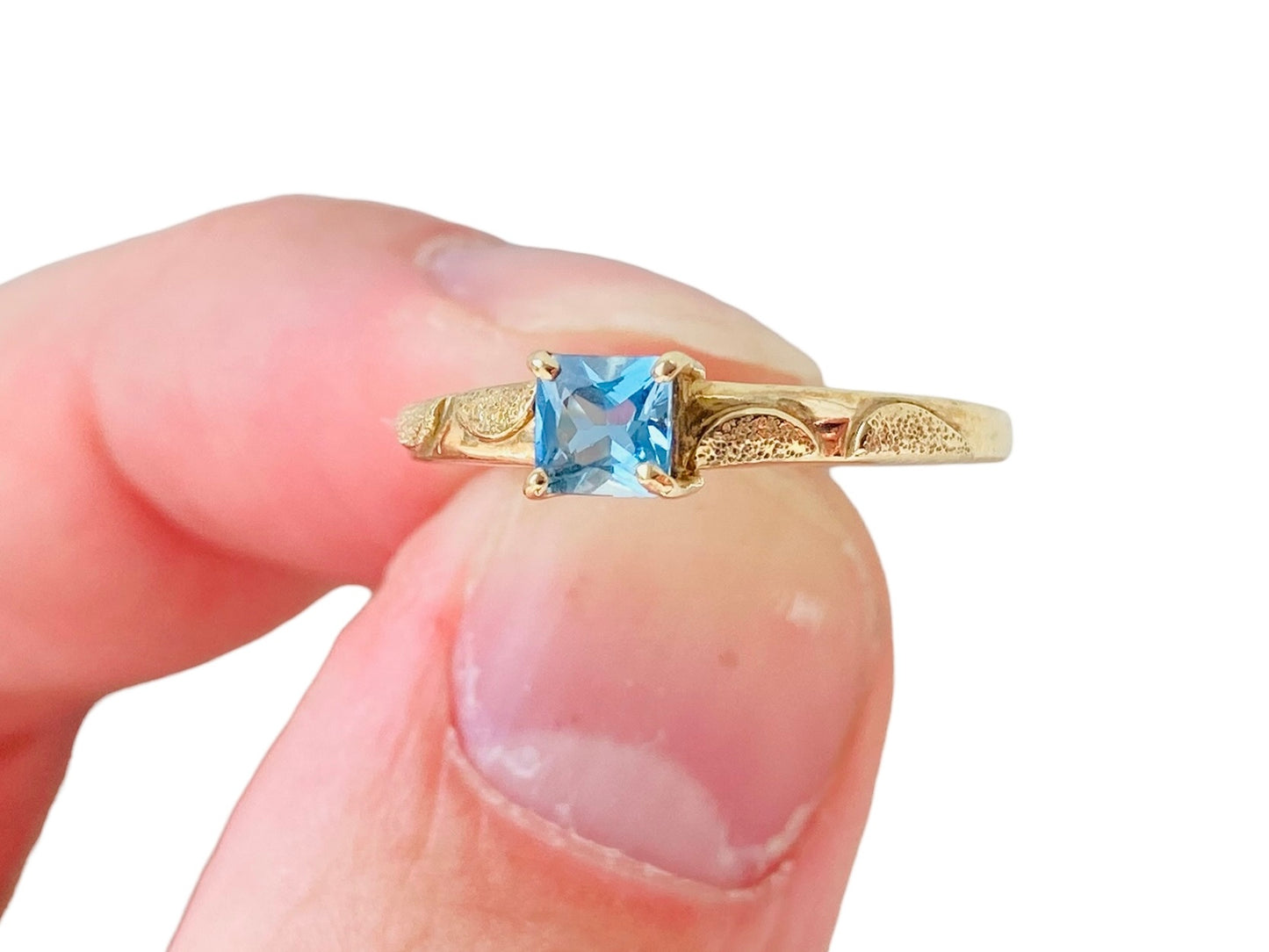 9ct Gold Topaz Ring