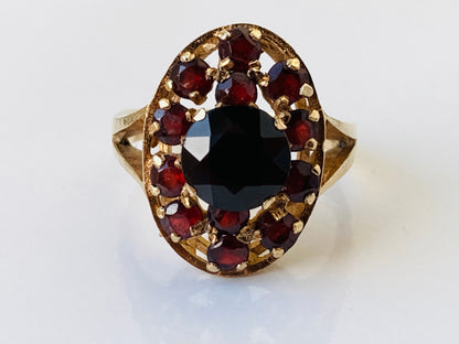 Vintage 9ct Gold Garnet Ring