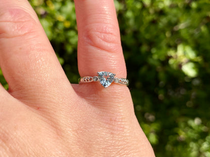 9ct Gold Aquamarine & Diamond Ring