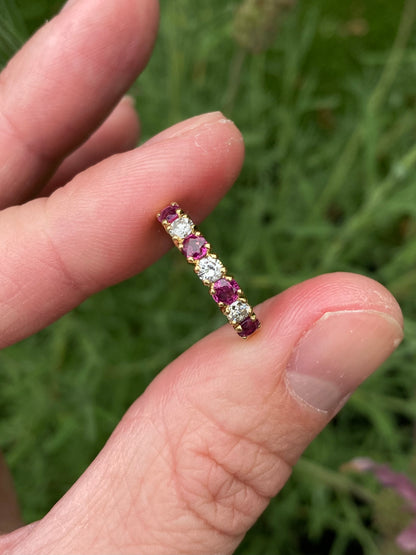 Vintage 18ct Gold Ruby & Diamond Ring