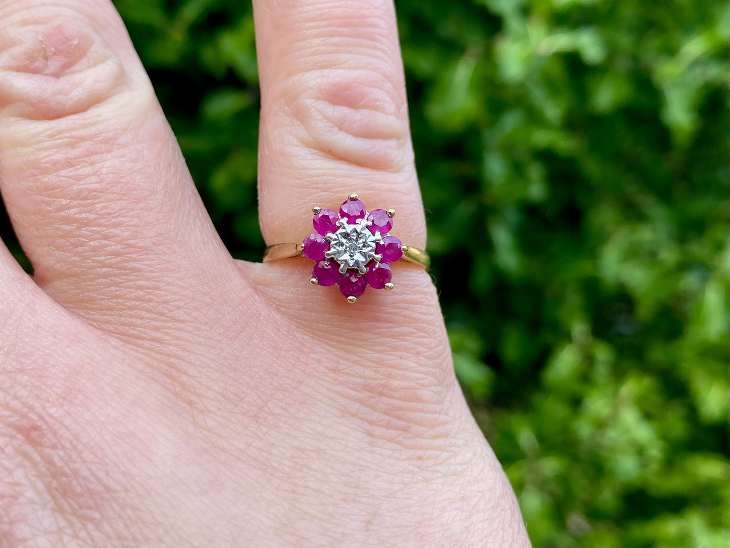 9ct Gold Ruby & Diamond Daisy Ring