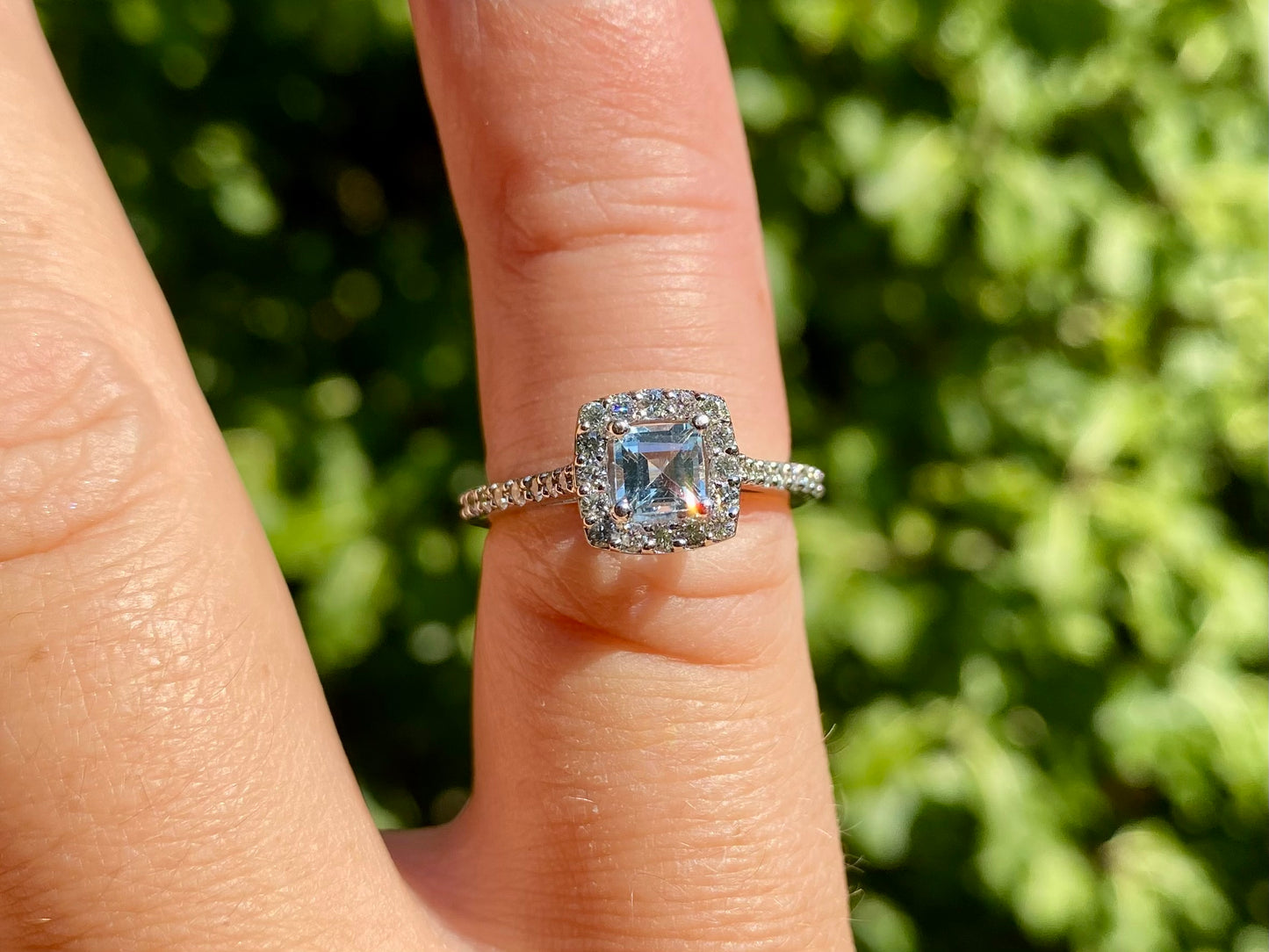 18ct Gold Topaz & Diamond Ring