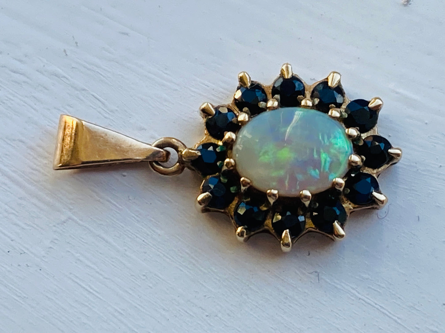 9ct Gold Opal & Sapphire Pendant