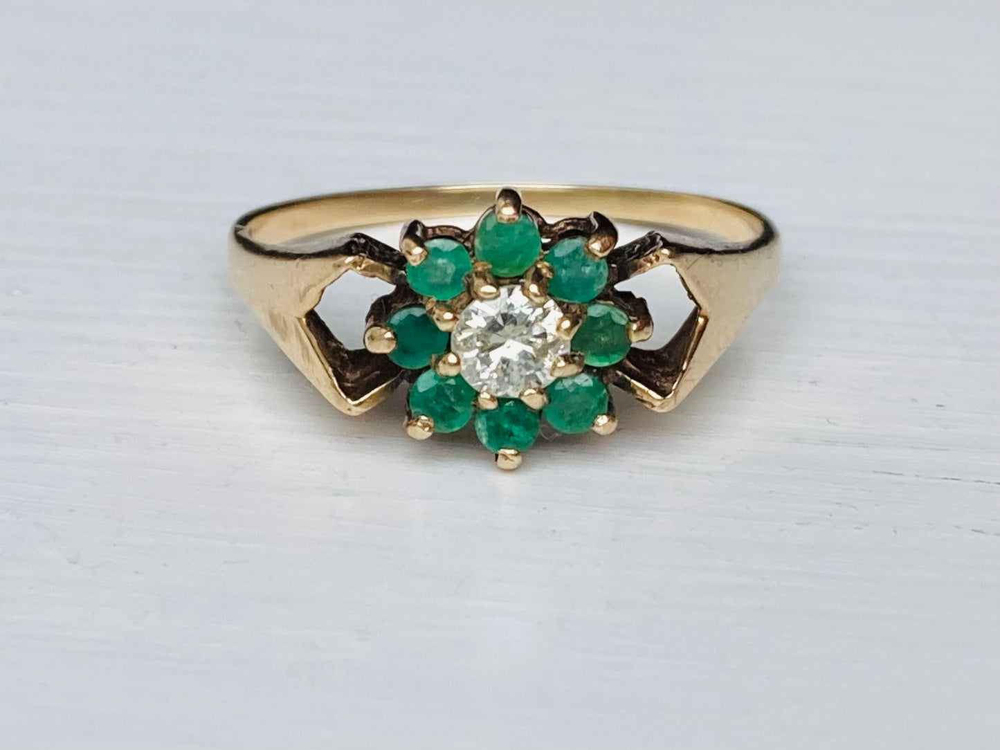 Vintage 9ct Gold Emerald & Diamond Ring