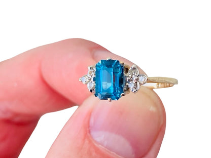 Vintage 9ct Gold Topaz & Diamond Ring