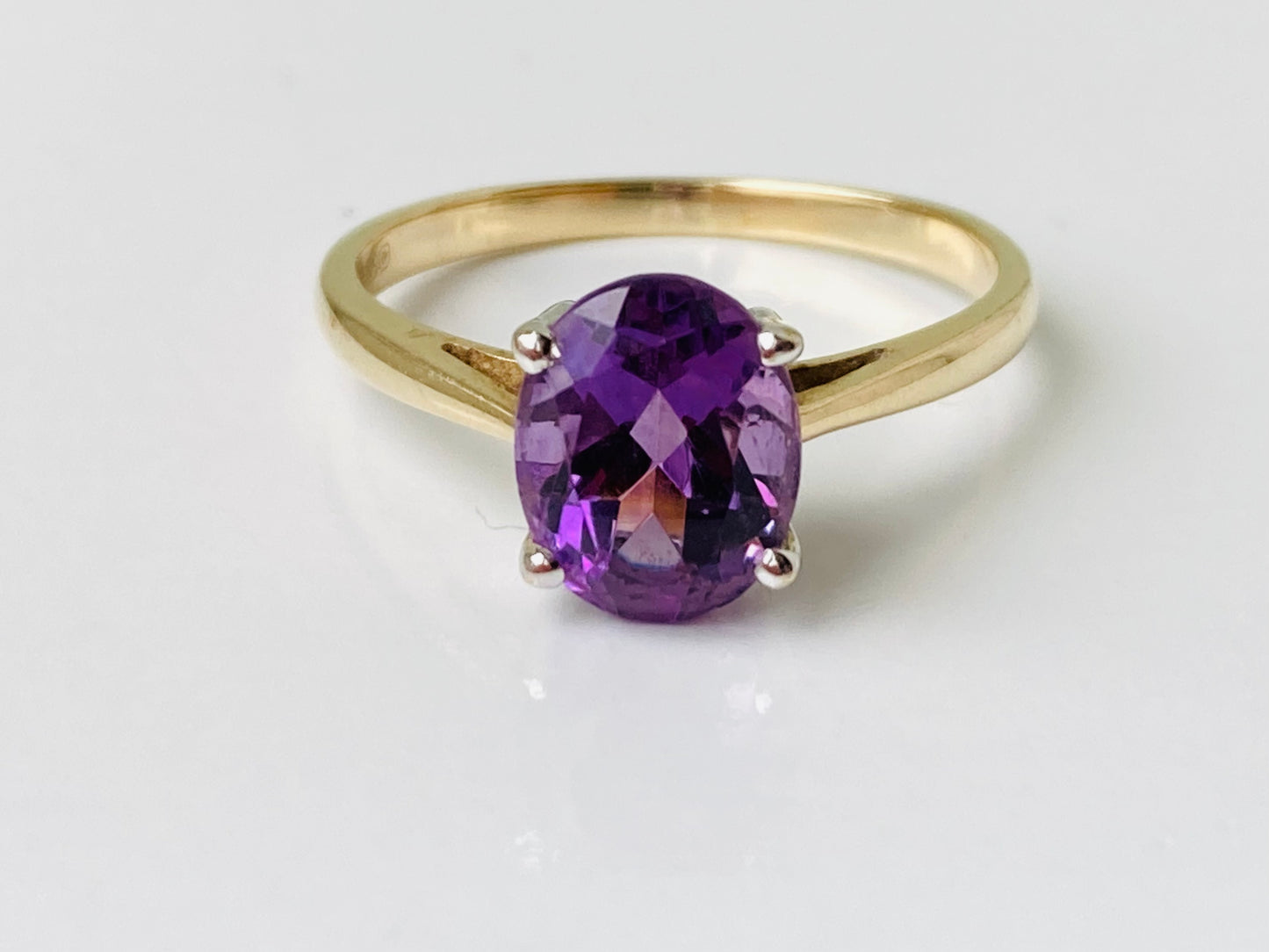 9ct Gold Amethyst Ring