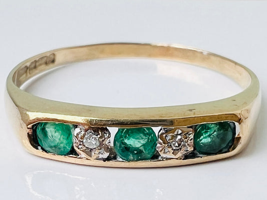 9ct Gold Emerald & Diamond Ring