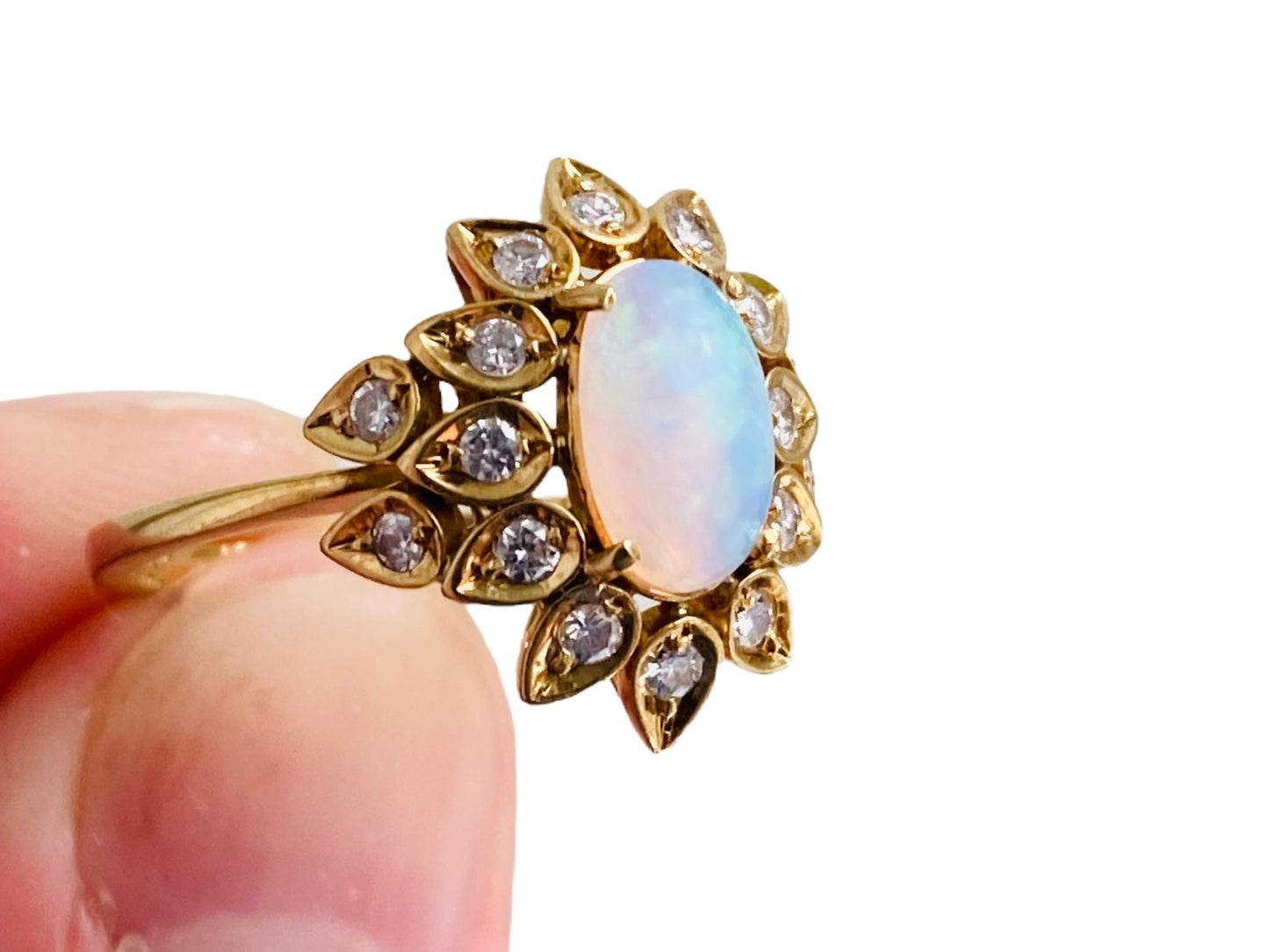 Vintage 18ct Gold Opal & Diamond Ring