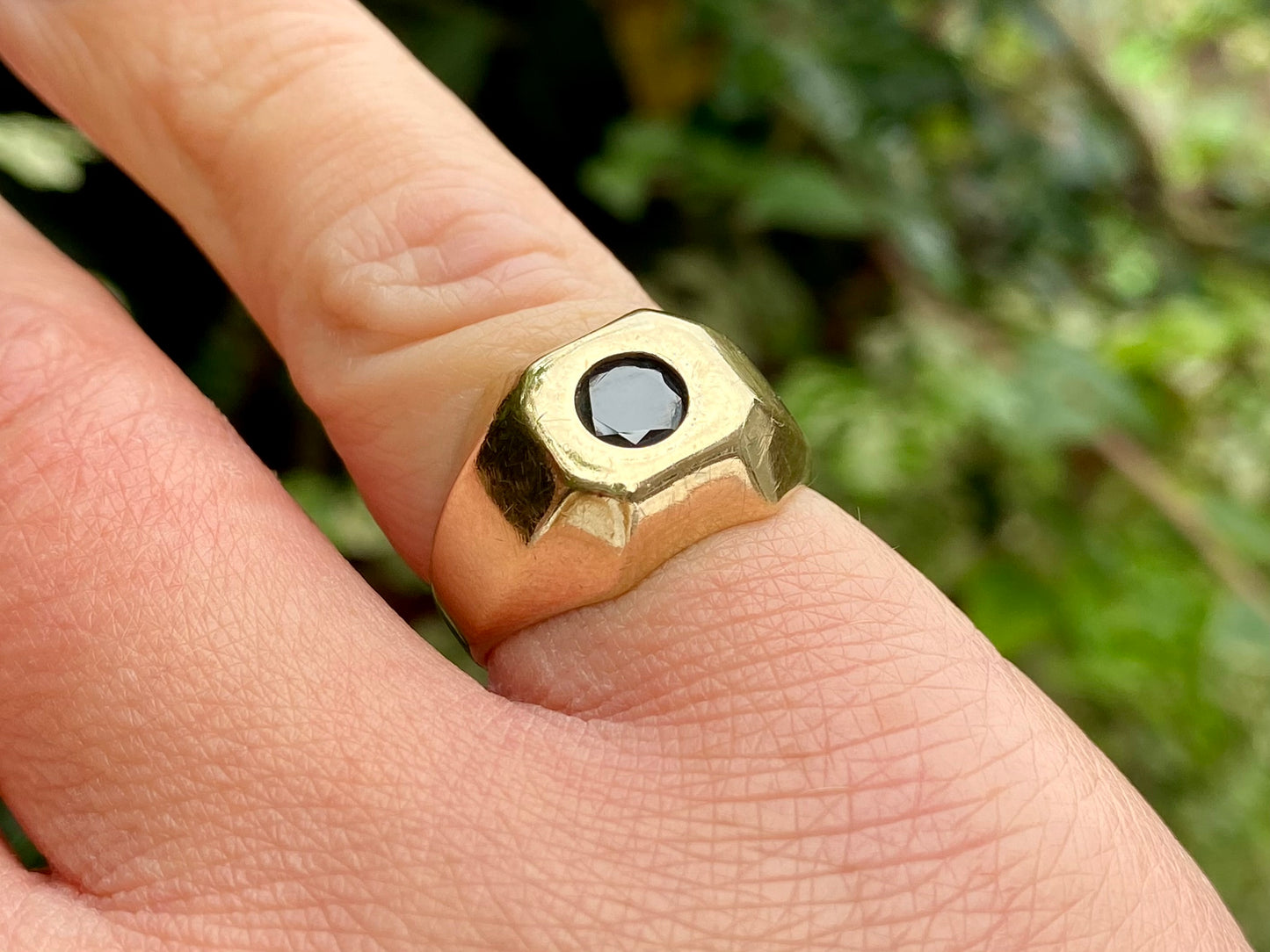 9ct Gold Black Spinel Ring