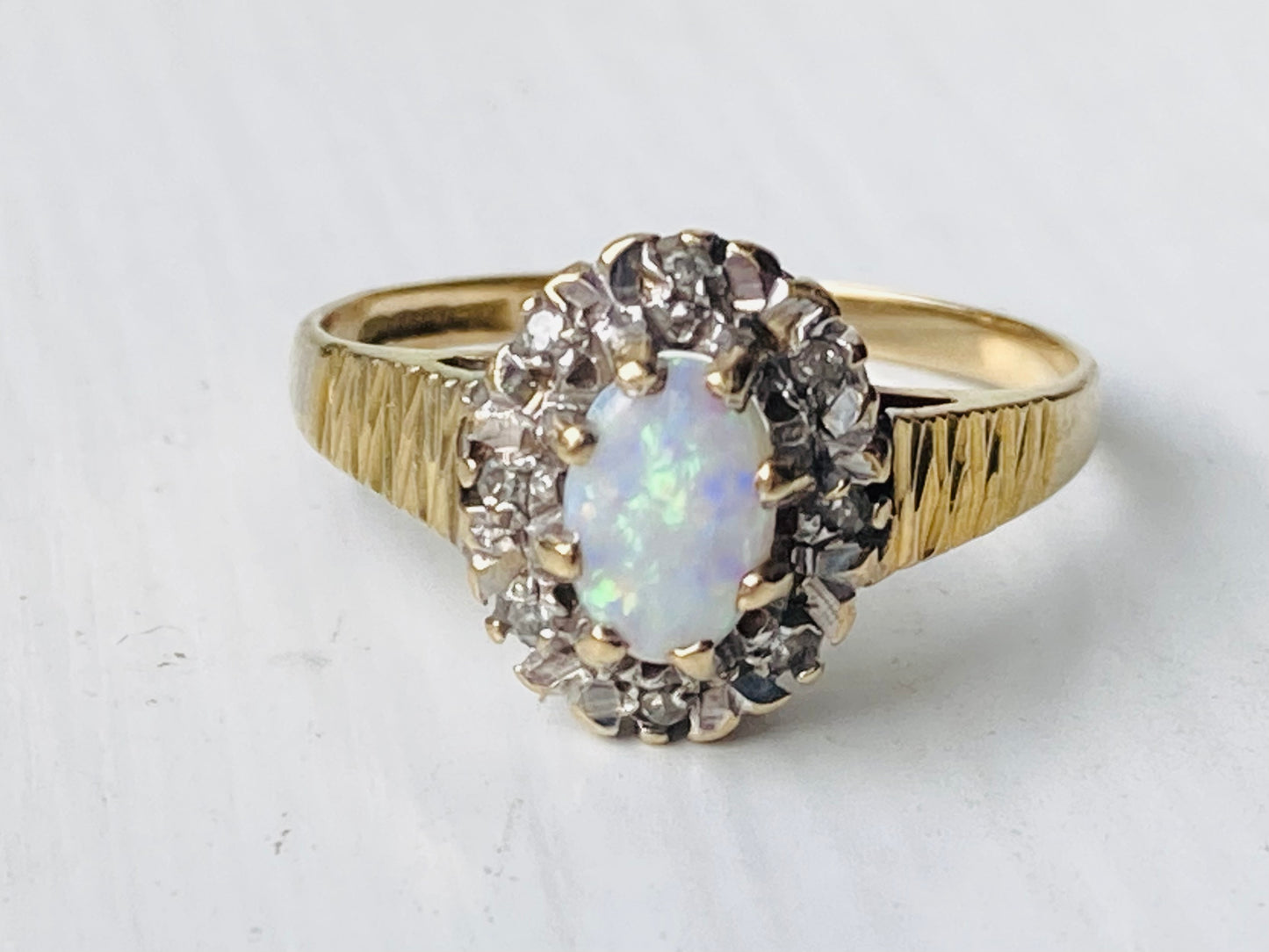 Vintage 9ct Gold Opal & Diamond Ring